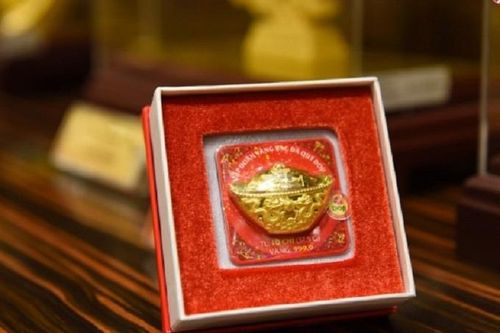 Mua vàng ngày vía Thần Tài, nhiều người lỗ nặng