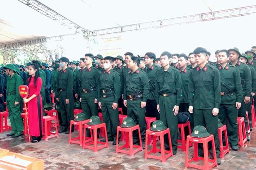 Thanh Trì: Bồi đắp tinh thần yêu nước cho 175 tân binh tại Đình thờ Phạm Tu