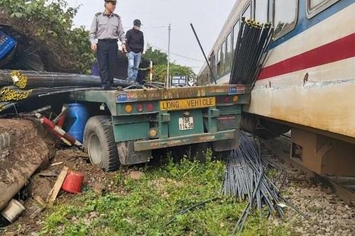 Cảnh báo mất an toàn đường sắt