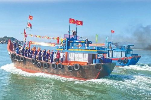Vươn khơi