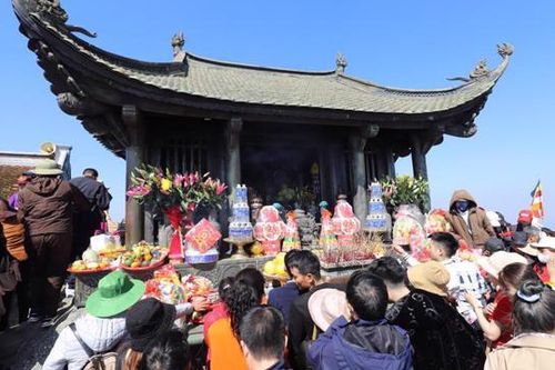 Dọn mình đi lễ đầu Xuân