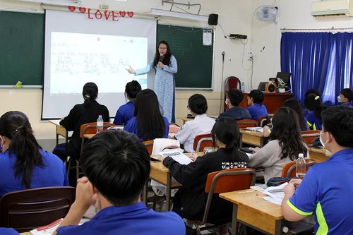 Đẩy mạnh chuyển đổi số để nâng cao chất lượng giáo dục