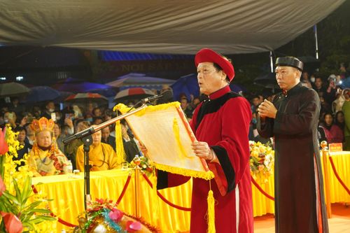 Tổ chức Lễ phát lương Đức Thánh Trần đền Trần Thương