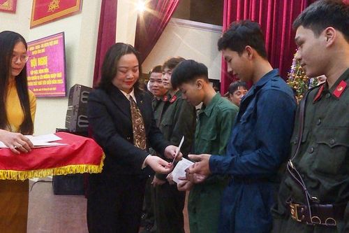 Nhiều địa phương tổ chức gặp mặt thanh niên trước khi lên đường nhập ngũ