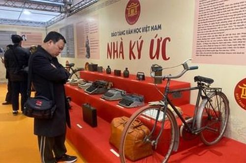 Ngày thơ Việt Nam lần thứ 21: Thăm 'Nhà ký ức' của những nhà thơ Việt Nam
