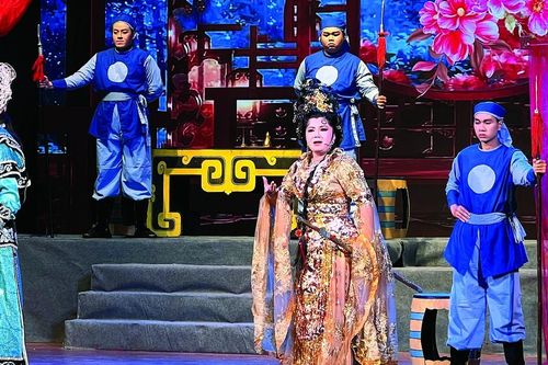 Sân khấu TPHCM: Chờ những mùa vàng