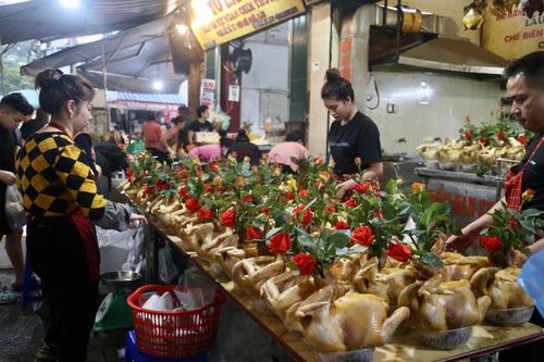 'Chợ nhà giàu' Hàng Bè tấp nập ngày Rằm tháng Giêng