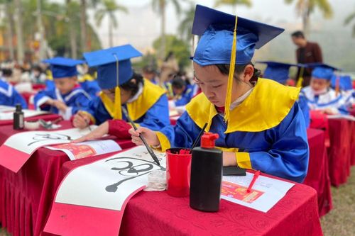 Trút bỏ gánh nặng 'kéo trò' trở lại lớp sau Tết