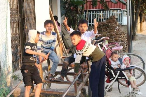Canh cánh nỗi lo sự học làng chài