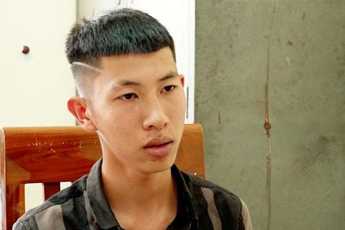 Khởi tố 2 đối tượng mang hung khí đi giải quyết mâu thuẫn
