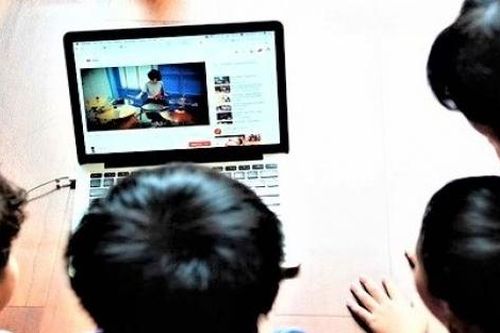 Tình trạng trẻ em bị tổn thương trên không gian mạng đáng báo động tại Israel