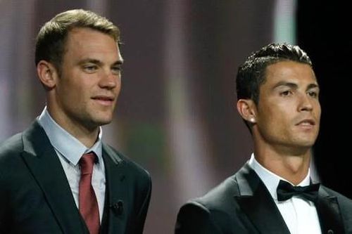 Thủ môn Neuer bị CĐV Bayern gọi là kẻ phản bội vì 'học theo Ronaldo'