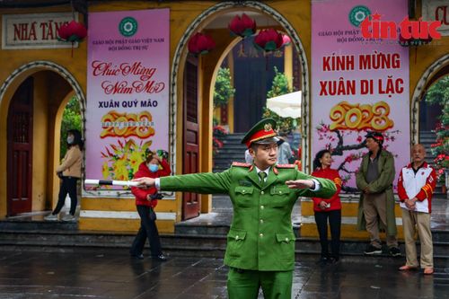 Bảo đảm an ninh trật tự cho du khách đi lễ chùa Quán Sứ rằm tháng Giêng