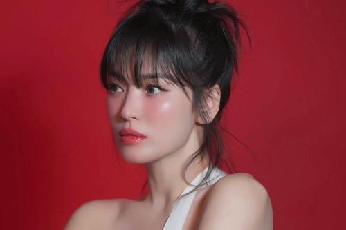 Song Hye Kyo lộ tính cách thật qua lời đồng nghiệp
