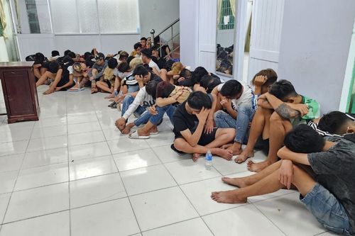 Bắt giữ kịp thời nhóm 46 thanh thiếu niên mang hung khí đi đánh nhau