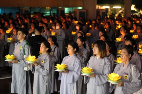TP.HCM: Chùa Diệu Pháp tổ chức đêm hoa đăng 'Nguyện quốc thái dân an'