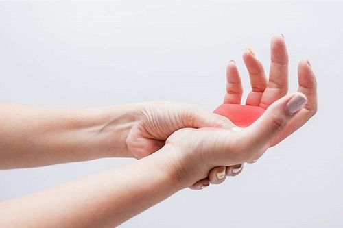 Điều gì xảy ra khi cơ thể thiếu hụt canxi?