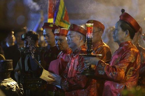 Lễ hội Khai ấn đền Trần: Trang nghiêm, an toàn