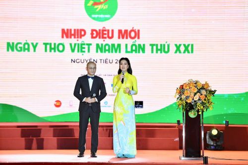 Đêm Nguyên tiêu tôn vinh thơ ca Việt Nam