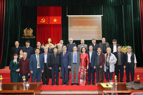 Phát huy truyền thống, kế tục xứng đáng sự nghiệp của thế hệ cha anh