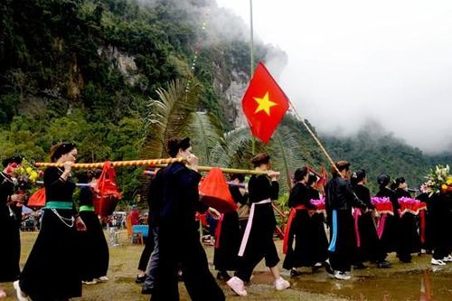 Đặc sắc Lễ hội Lồng Tông ở Tuyên Quang