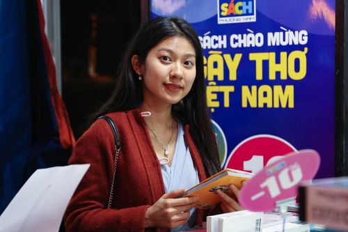 Đường sách tại Ngày thơ Việt Nam