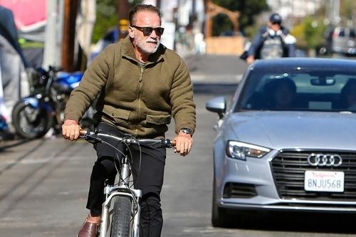 'Kẻ hủy diệt' Arnold Schwarzenegger gây tai nạn