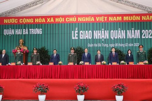 Quận Hai Bà Trưng tiễn thanh niên lên đường làm nghĩa vụ