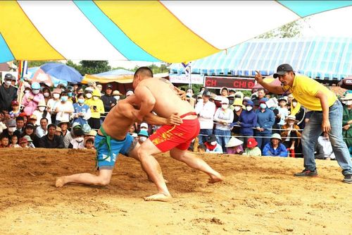 Hấp dẫn Giải vật truyền thống Vụ Bổn tại Đắk Lắk