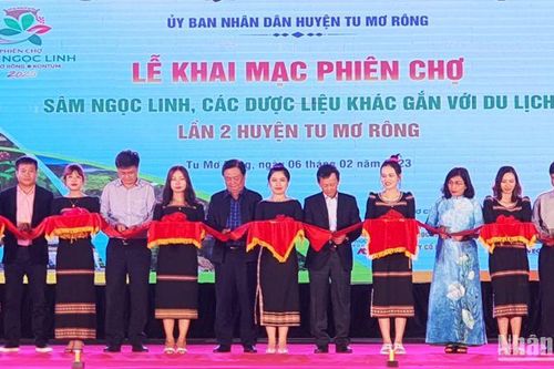 Khai mạc Phiên chợ sâm Ngọc Linh, các dược liệu khác gắn với du lịch