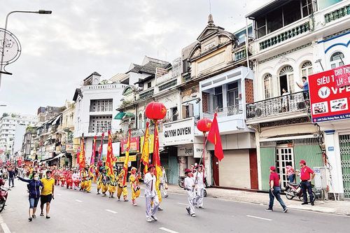 Đầm ấm Tết Nguyên tiêu