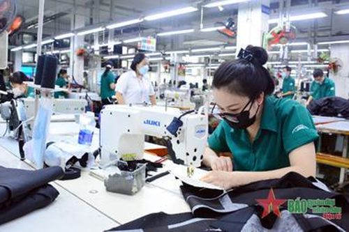 Các doanh nghiệp tại TP Hồ Chí Minh: Tăng tốc sản xuất, duy trì tăng trưởng