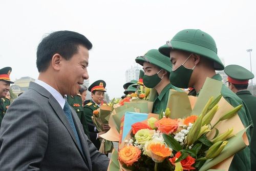 Thanh niên Thanh Hóa lên đường nhập ngũ bảo vệ Tổ quốc