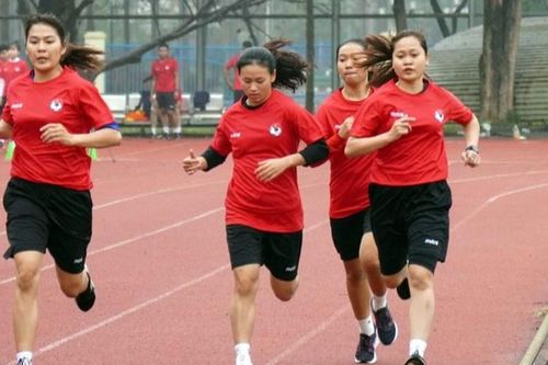 18 trọng tài nữ vượt qua bài kiểm tra thể lực