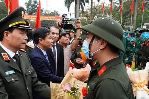 Hơn 1.450 tân binh Thừa Thiên Huế lên đường nhập ngũ