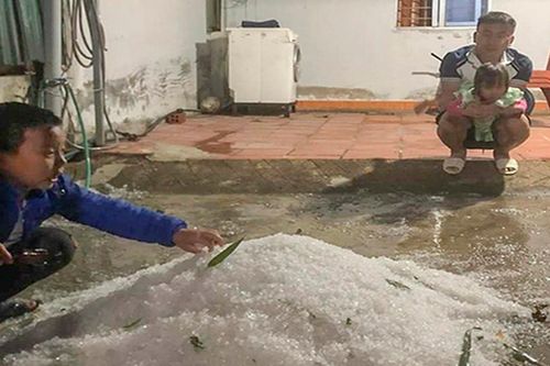 Điện Biên: Xảy ra một trận dông lốc mạnh kèm theo mưa đá lớn