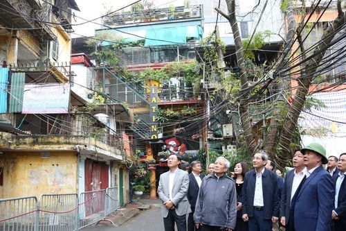 Bí thư Đinh Tiến Dũng nói về việc cải tạo, xây lại chung cư cũ: Nhiệm vụ quan trọng, cấp thiết của Hà Nội