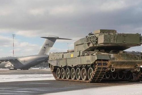 Xe tăng Leopard 2 đầu tiên tới Ukraine, sẵn sàng ra chiến trường