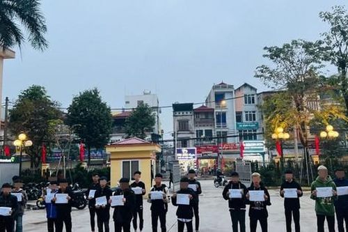 Thách thức qua mạng xã hội, hàng chục thanh niên mang hung khí đi đánh nhau