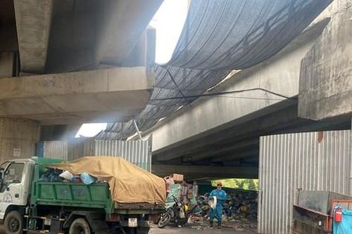 Cần Thơ: Yêu cầu xử lý, khắc phục điểm tập kết rác dưới gầm cầu gây ô nhiễm