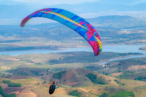 Phi công 10 quốc gia so tài bay lượn, khám phá đại ngàn Kon Tum ở độ cao 1.200m