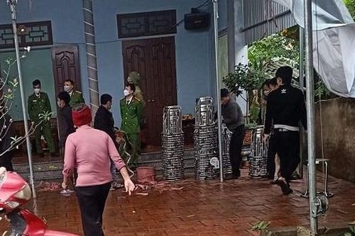 Thanh Hóa: Vợ tử vong và chồng bị thương nặng bất thường tại nhà riêng