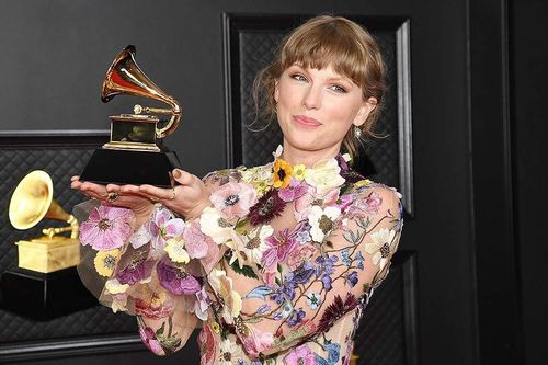 Đến hẹn lại lên: Nam ca sĩ Vpop bị đào chuyện 'cà khịa' Taylor Swift không xứng nhận GRAMMY
