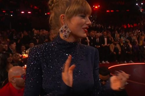 Hành động của Taylor Swift khi tình cũ Harry Styles lên nhận giải tại GRAMMY 2023