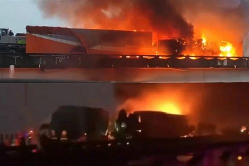 Gần 50 xe đâm liên hoàn trên cao tốc khiến 82 người thương vong chỉ trong 10 phút sáng