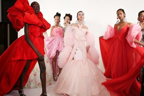 7 bộ sưu tập bùng nổ về thị giác tại Haute Couture Fashion Week