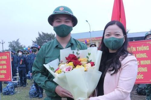 Bắc Giang: Động viên tân binh lên đường nhập ngũ