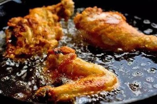 Sử dụng dầu mỡ trong nấu ăn thế nào để không hại sức khỏe