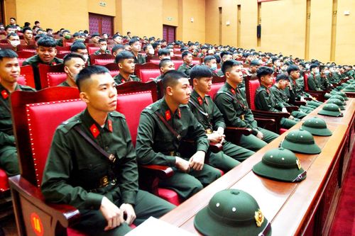 Giao nhận công dân thực hiện nghĩa vụ tham gia Công an nhân dân