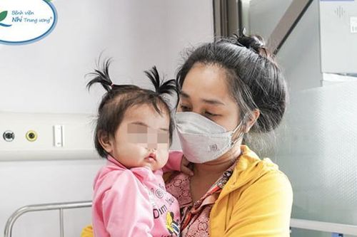 Nghĩ con ho, khò khè do viêm phổi nhưng không ngờ mắc bệnh nguy hiểm tính mạng